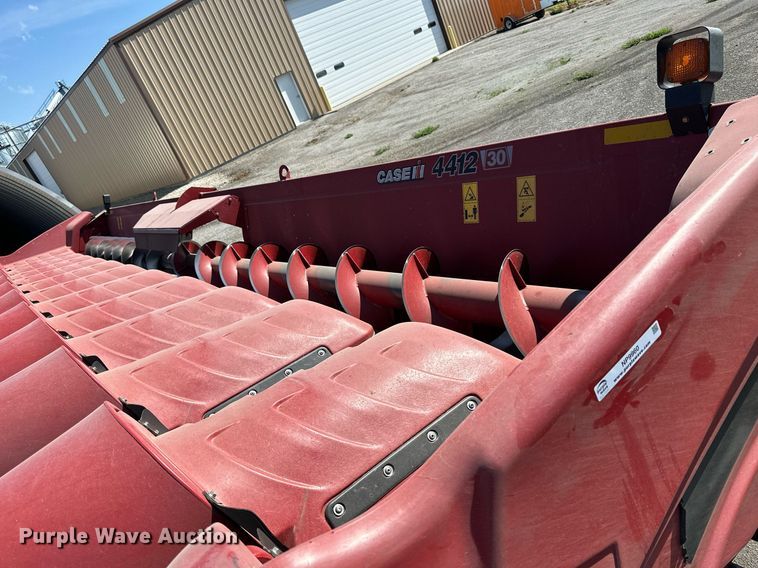 image for item NP9960 2015 Case IH 4412  corn head
