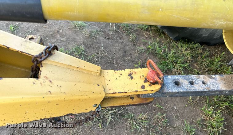 image for item NP9974 2002 Vermeer 605 XL  round baler