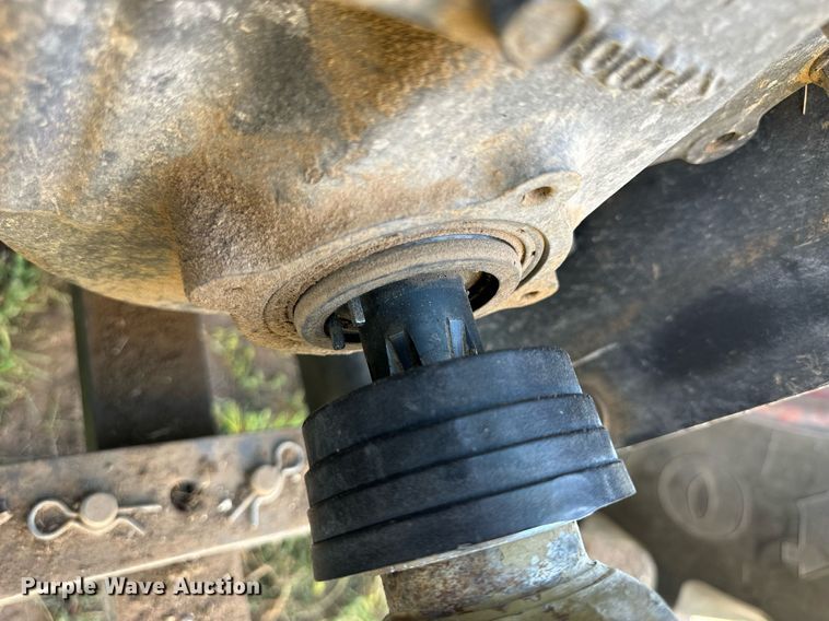 image for item NP9974 2002 Vermeer 605 XL  round baler