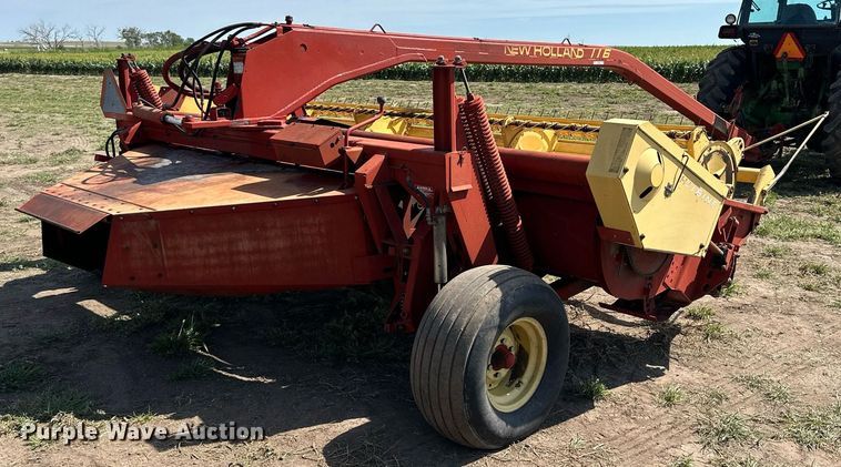 image for item NP9975 New Holland 116  swather / windrower