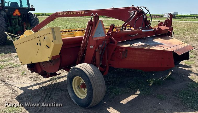 image for item NP9975 New Holland 116  swather / windrower