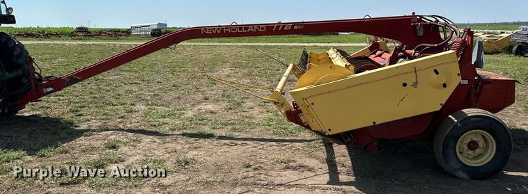 image for item NP9975 New Holland 116  swather / windrower