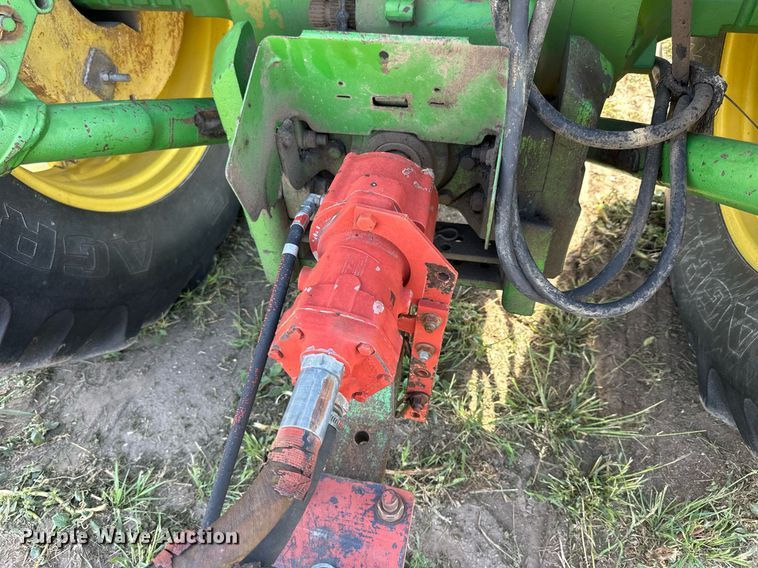 image for item NP9975 New Holland 116  swather / windrower