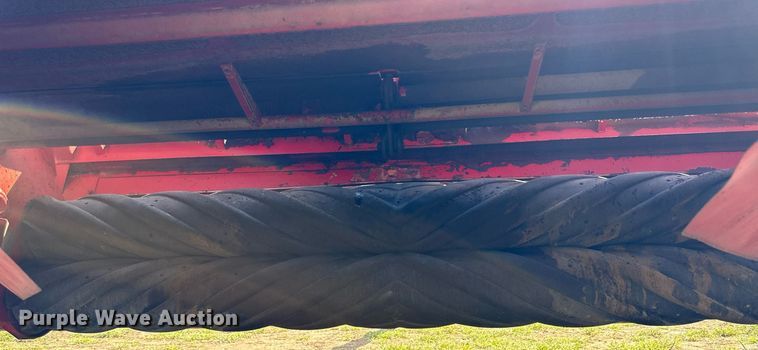 image for item NP9975 New Holland 116  swather / windrower