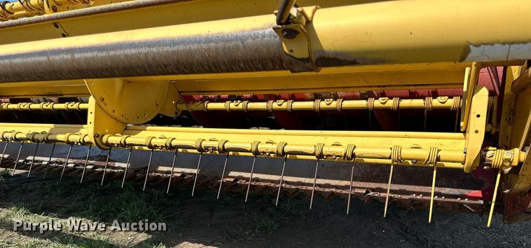 image for item NP9975 New Holland 116  swather / windrower