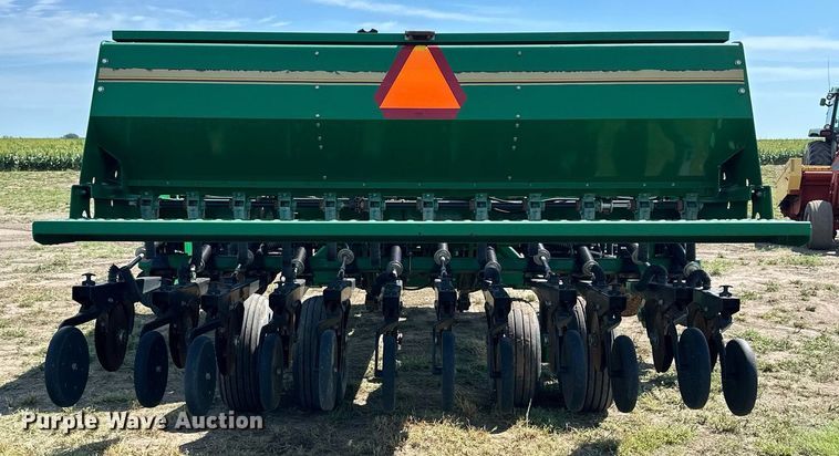 image for item NP9976 Great Plains 3S-3000  grain drill