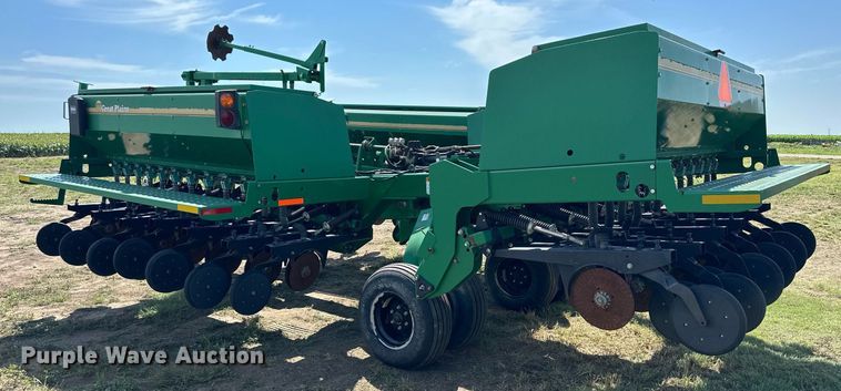 image for item NP9976 Great Plains 3S-3000  grain drill