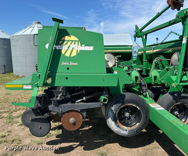 image for item NP9976 Great Plains 3S-3000  grain drill