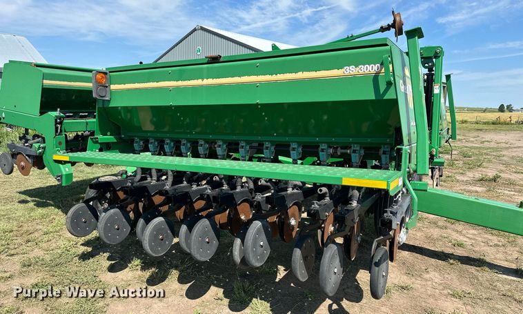 image for item NP9976 Great Plains 3S-3000  grain drill