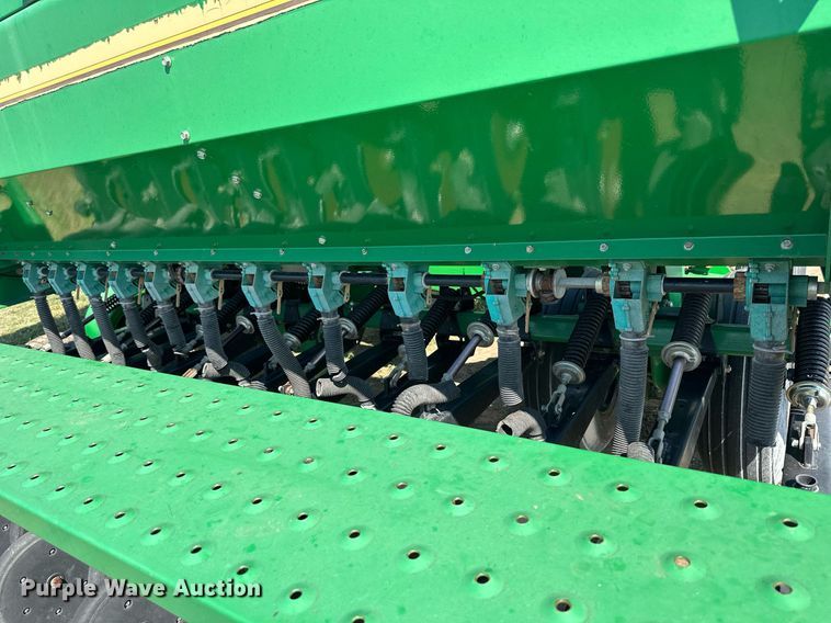 image for item NP9976 Great Plains 3S-3000  grain drill