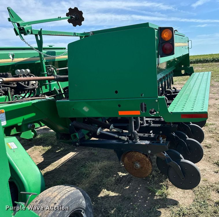 image for item NP9976 Great Plains 3S-3000  grain drill