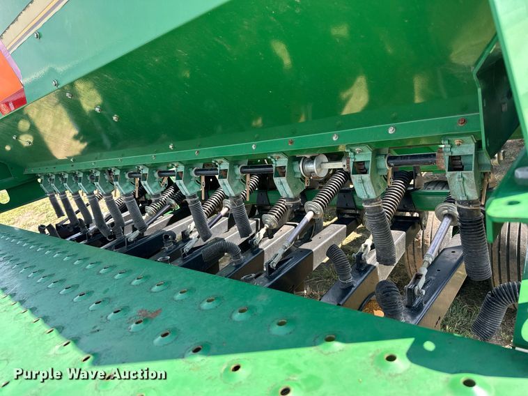 image for item NP9976 Great Plains 3S-3000  grain drill