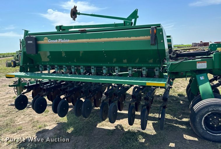 image for item NP9976 Great Plains 3S-3000  grain drill