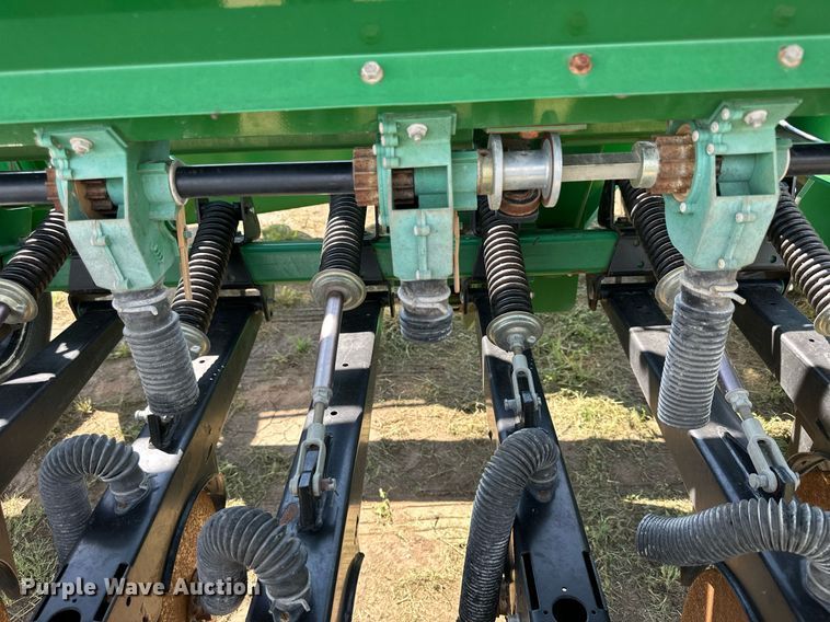 image for item NP9976 Great Plains 3S-3000  grain drill