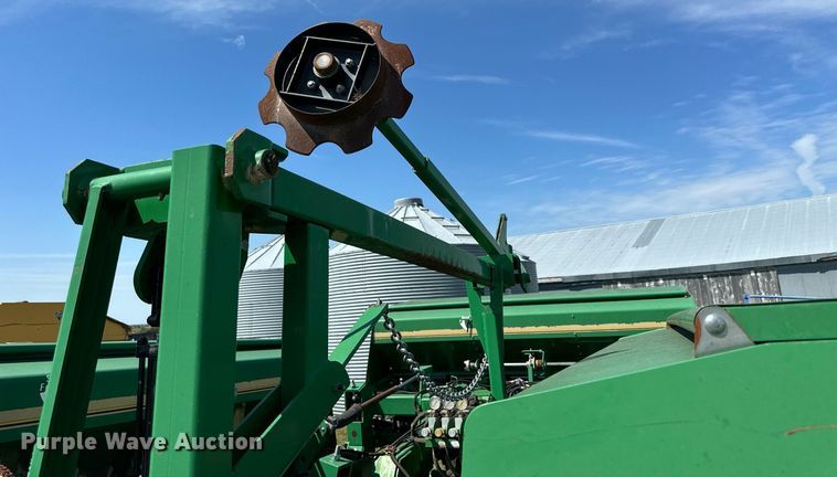 image for item NP9976 Great Plains 3S-3000  grain drill