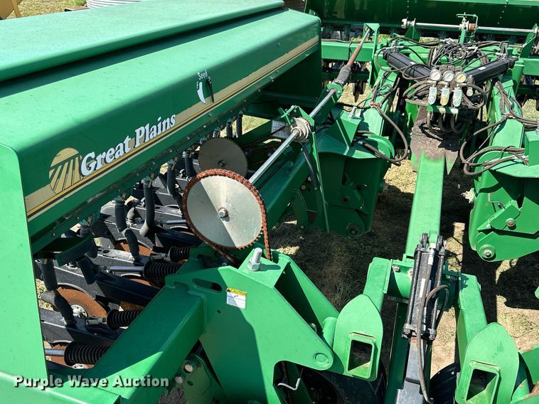 image for item NP9976 Great Plains 3S-3000  grain drill