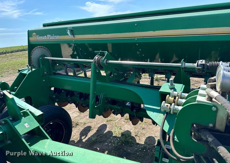 image for item NP9976 Great Plains 3S-3000  grain drill