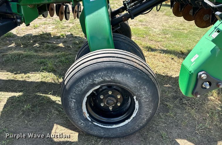 image for item NP9976 Great Plains 3S-3000  grain drill