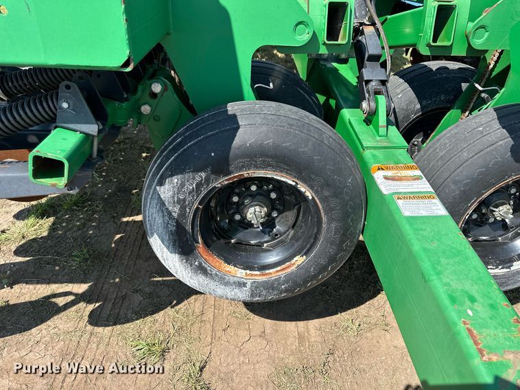 image for item NP9976 Great Plains 3S-3000  grain drill