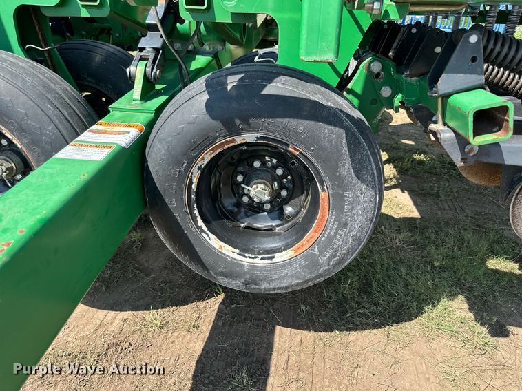 image for item NP9976 Great Plains 3S-3000  grain drill