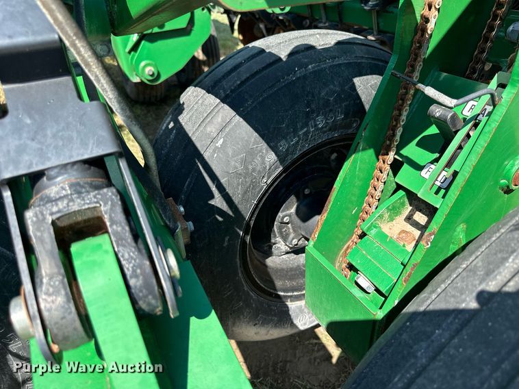 image for item NP9976 Great Plains 3S-3000  grain drill