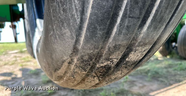 image for item NP9976 Great Plains 3S-3000  grain drill