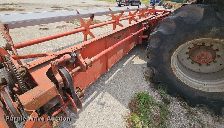 image for item NT9800 Massey Ferguson 760  combine