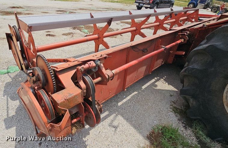 image for item NT9800 Massey Ferguson 760  combine
