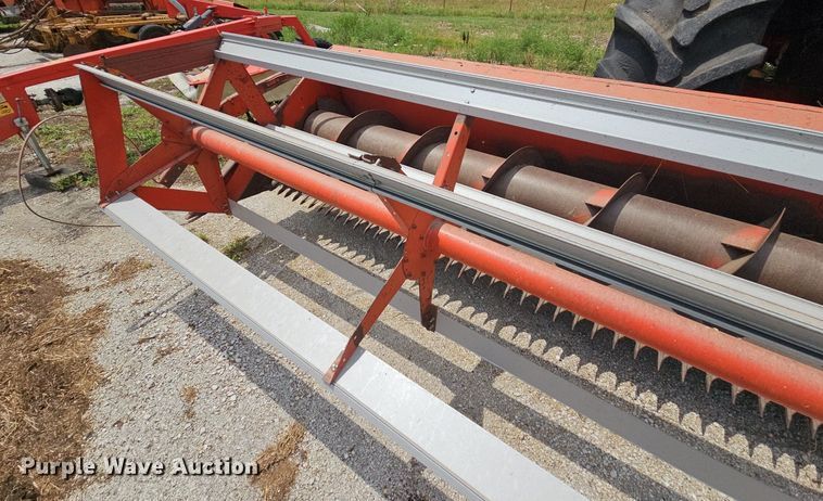 image for item NT9800 Massey Ferguson 760  combine