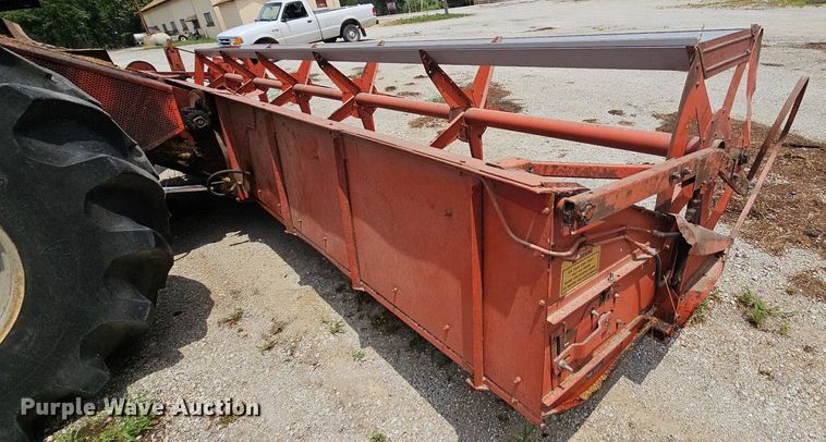 image for item NT9800 Massey Ferguson 760  combine