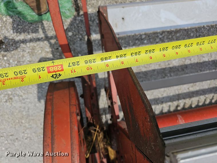 image for item NT9800 Massey Ferguson 760  combine