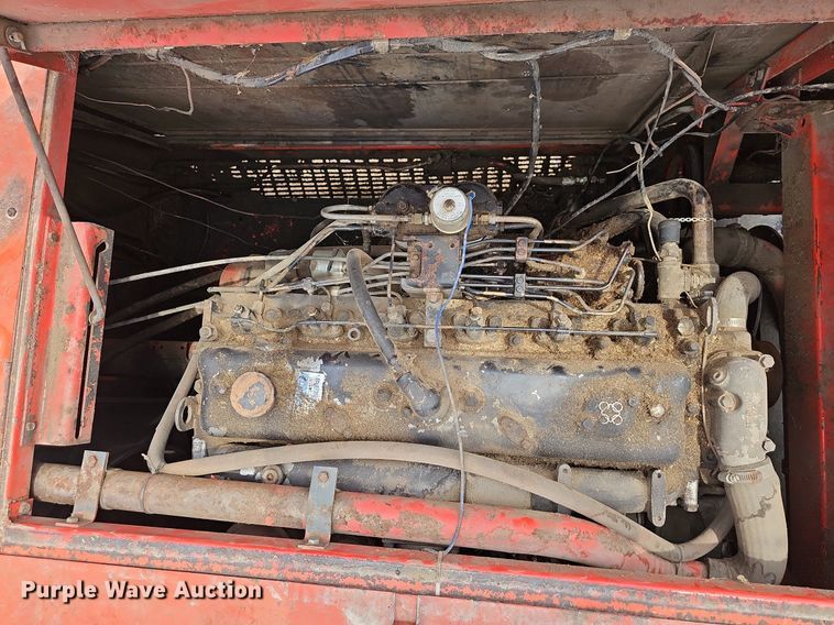 image for item NT9800 Massey Ferguson 760  combine