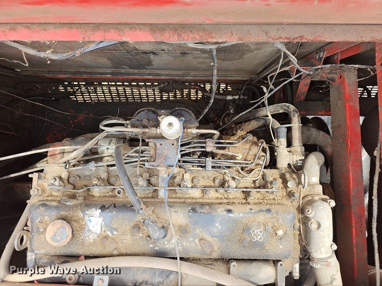 image for item NT9800 Massey Ferguson 760  combine