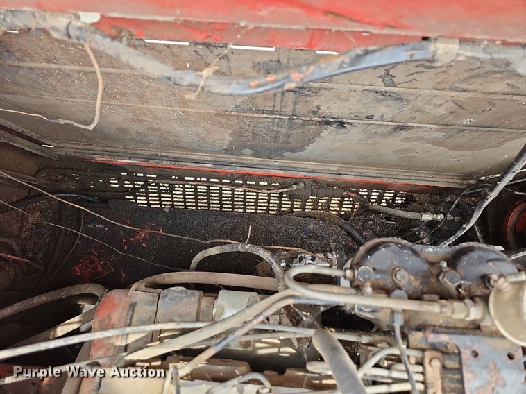 image for item NT9800 Massey Ferguson 760  combine