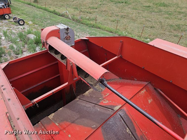 image for item NT9800 Massey Ferguson 760  combine