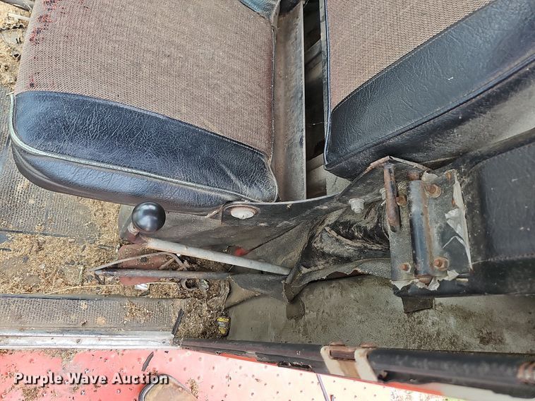 image for item NT9800 Massey Ferguson 760  combine