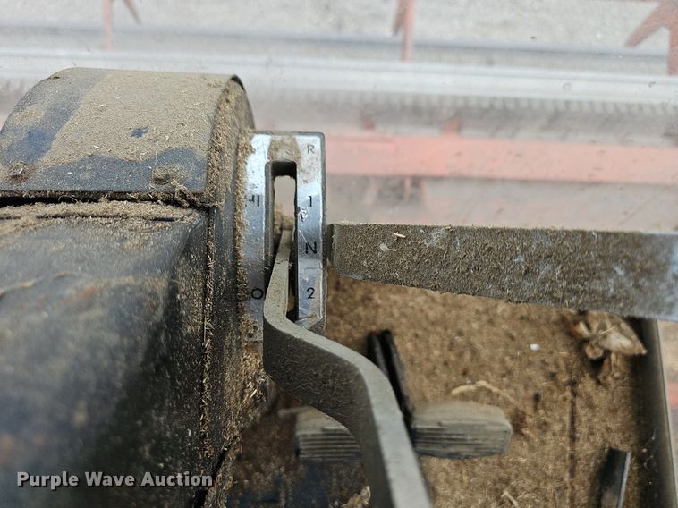 image for item NT9800 Massey Ferguson 760  combine