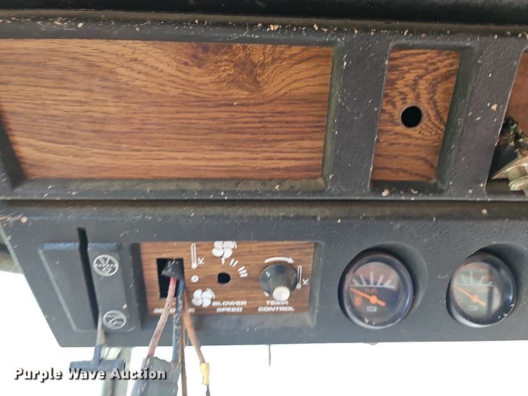 image for item NT9800 Massey Ferguson 760  combine