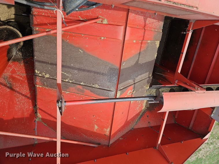 image for item NT9800 Massey Ferguson 760  combine