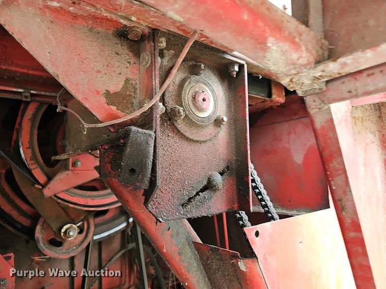 image for item NT9800 Massey Ferguson 760  combine