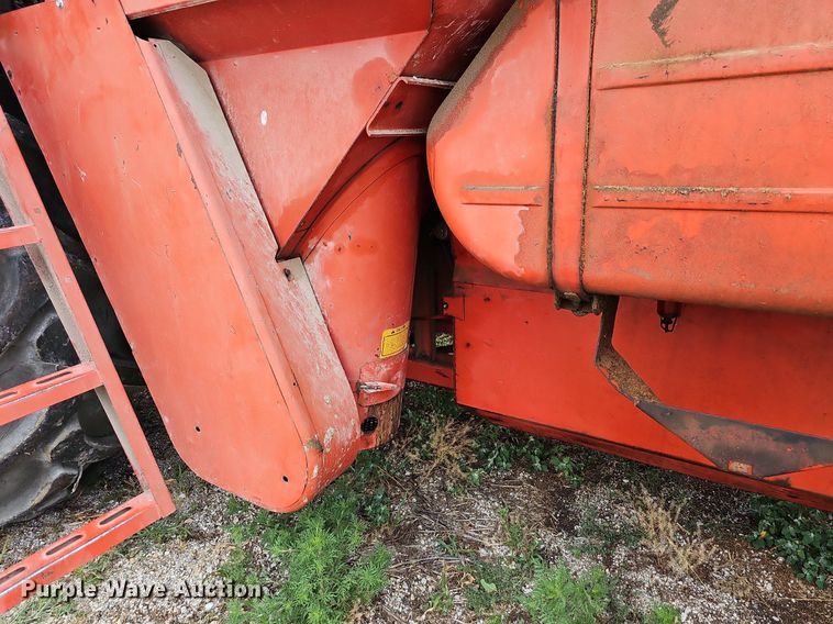 image for item NT9800 Massey Ferguson 760  combine