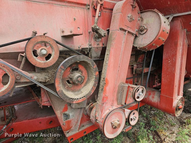 image for item NT9800 Massey Ferguson 760  combine