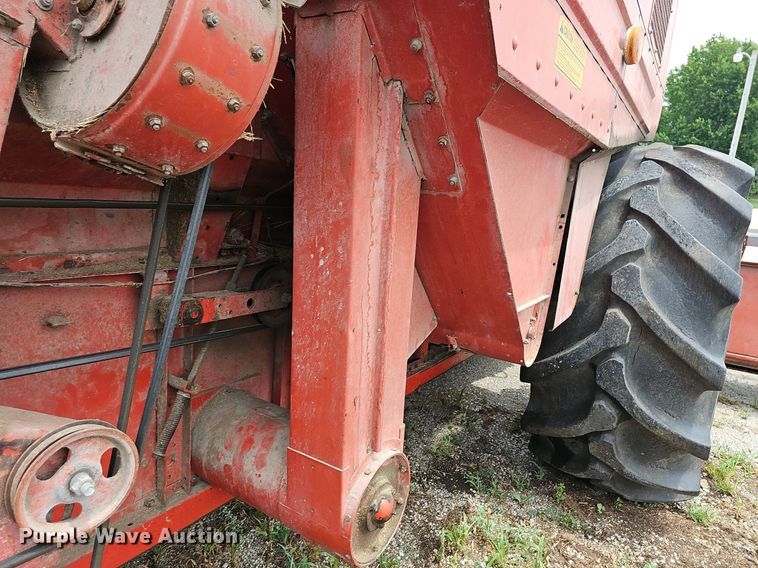 image for item NT9800 Massey Ferguson 760  combine