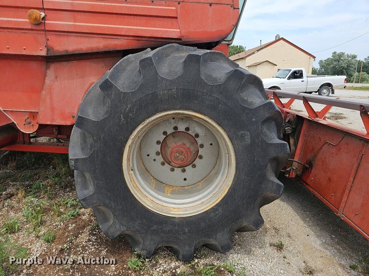 image for item NT9800 Massey Ferguson 760  combine