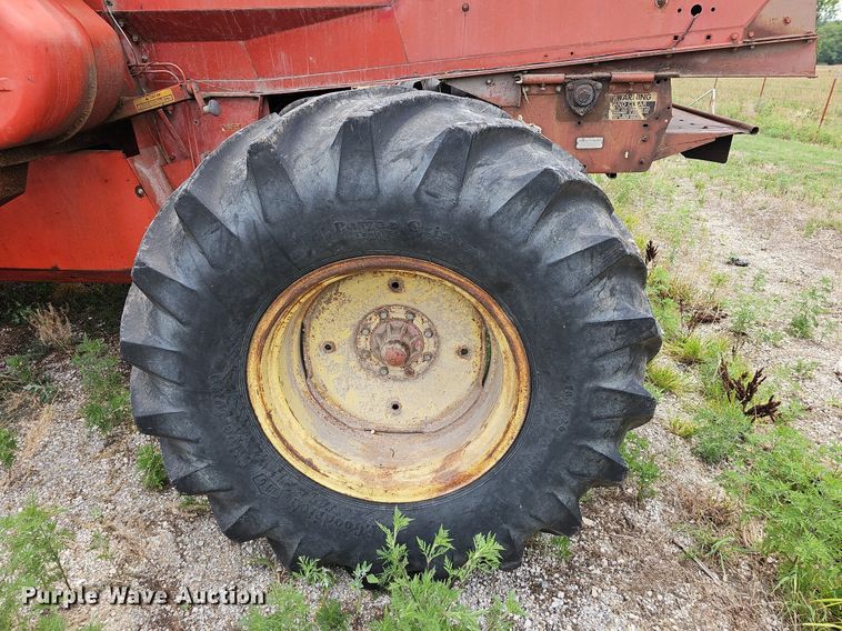 image for item NT9800 Massey Ferguson 760  combine