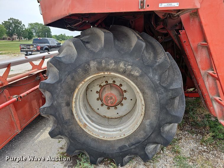image for item NT9800 Massey Ferguson 760  combine