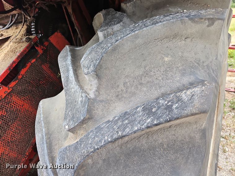 image for item NT9800 Massey Ferguson 760  combine