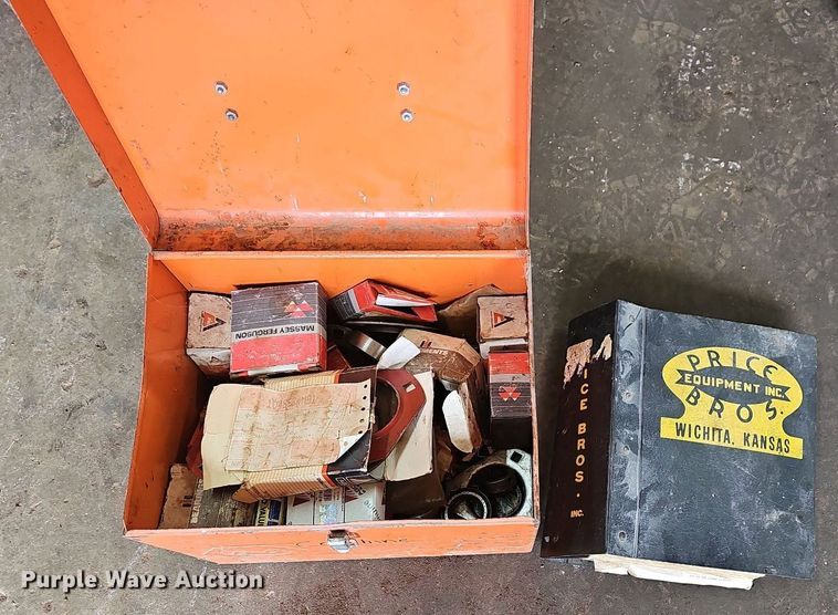 image for item NT9800 Massey Ferguson 760  combine