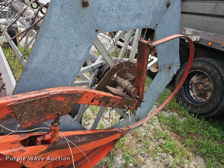 image for item NT9803 Massey  Ferguson  pickup head