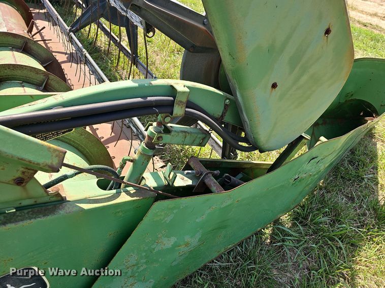 image for item NT9867 John Deere 215  rigid head